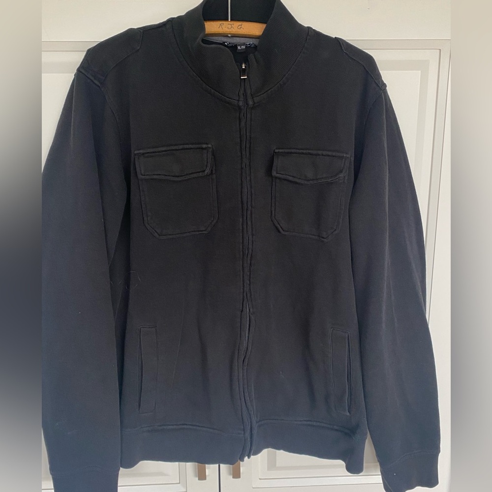 Men’s Hydrogen black corduroy zip-up sweater. XL/L